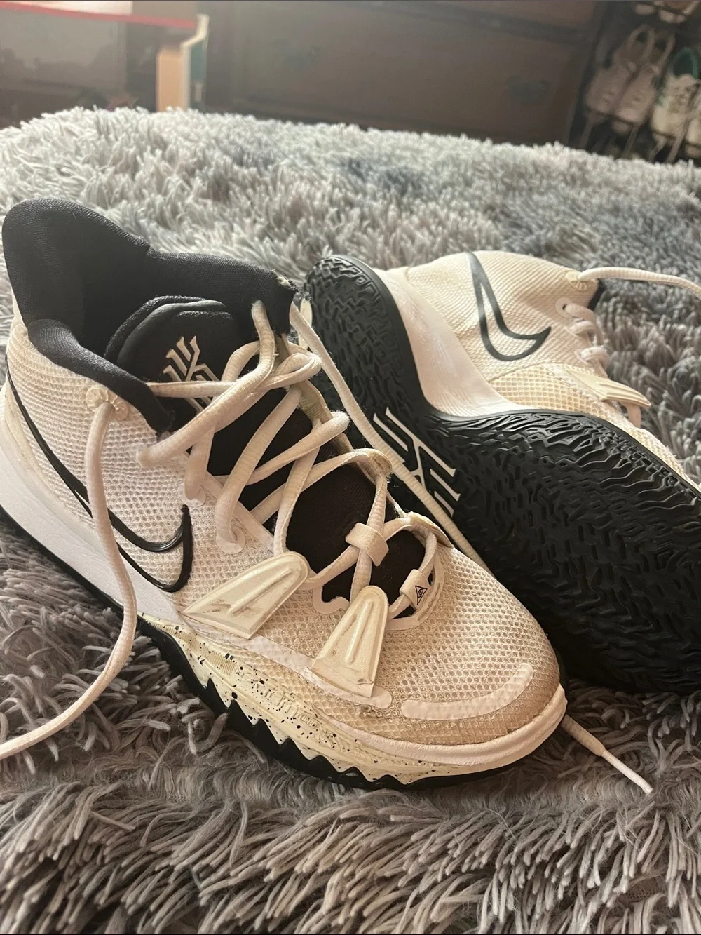 Nike Kyrie Girls basketball White and Black Mesh Athletic Sneakers